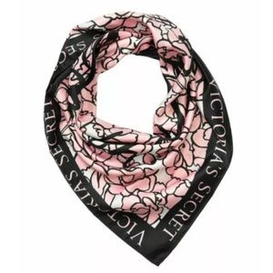 Victorias Secret Bombshell Signature Scarf 
Black Multi-Color Floral 25“x25“